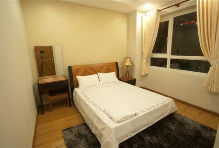 Cần cho thuê gấp căn hộ 2 - 3 phòng ngủ tại Phú Hoàng Anh giá rẻ