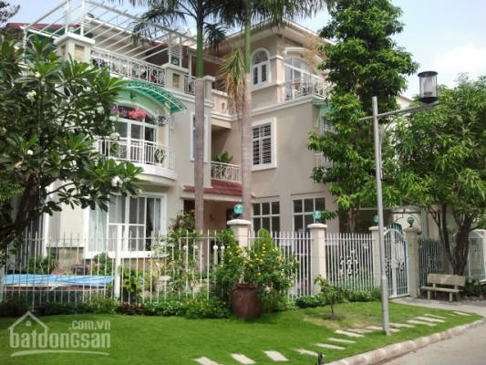 Biệt thự Hưng Thái - Phú Mỹ Hưng, đầy đủ nội thất, giá thuê 25.5 triệu / tháng