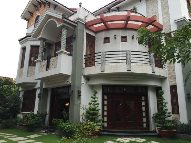 Biệt thự cho thuê phường Thảo Điền, quận 2, 400m2, nội thất cao cấp
