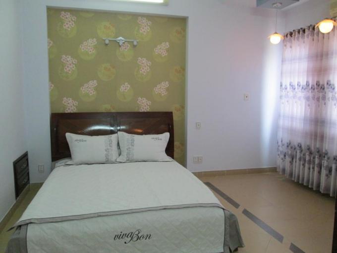 Cho thuê villa 05 phòng ngủ đường Nguyễn Cảnh Dị, quận Tân Bình, 300m2: 30.8 triệu/tháng