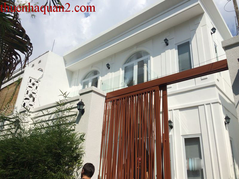 Cần cho thuê nhà mới sửa ngang 10m phường Thảo Điền Quận 2