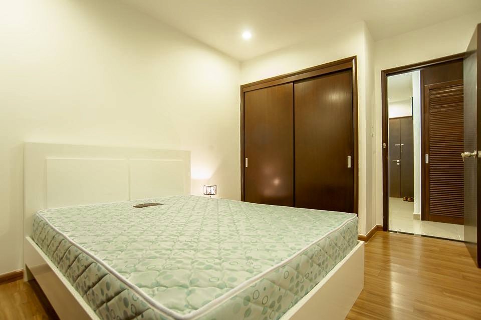 Cao ốc Satra Eximland, 2 phòng ngủ đầy đủ nội thất giá 16 tr/tháng. LH: 093044357 Minh Tuấn.