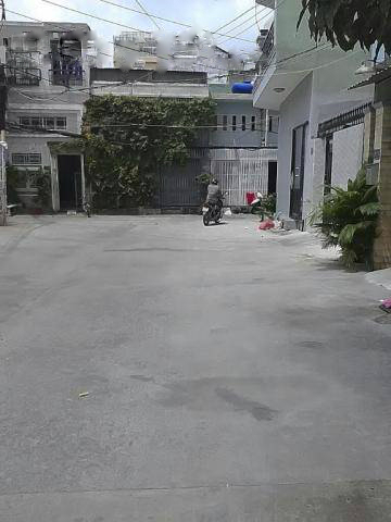 Cho thuê nhà đường Nơ Trang Long, quận Bình Thạnh, 04 phòng ngủ có ban công: 16 triệu/tháng