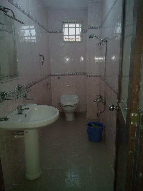 Cho thuê nhà nguyên căn số 42/12  Mai Văn Ngọc, P.10 Q,Phú Nhuận dt : 5 x 11m, nhà trệt, 