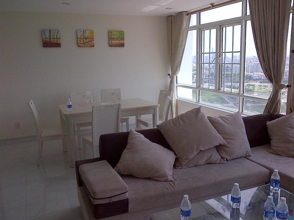 Cho thuê căn hộ Phú Hoàng Anh, 2PN, view đẹp, đầy đủ nội thất, giá tốt.