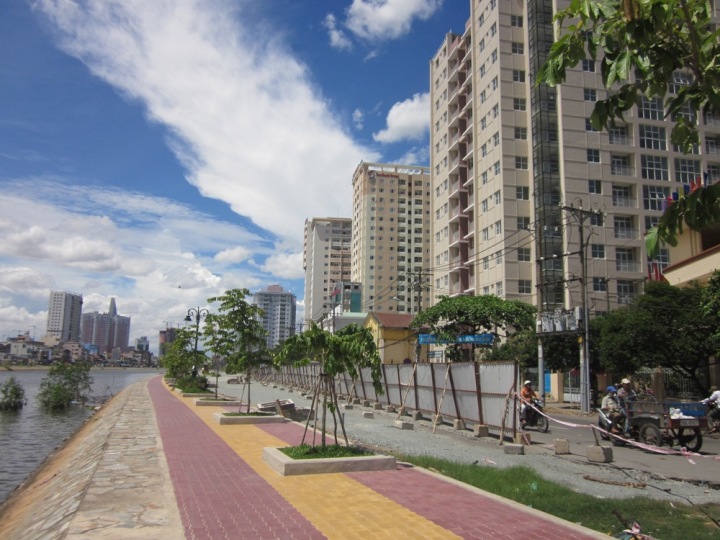 Cần cho thuê nhanh căn hộ chung cư cao cấp Khánh Hội 3 DT 82m2,2PN, 2WC, Giá 13 triệu/th