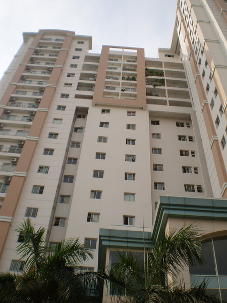 Cho thuê căn hộ chung cư Ruby Land Q.Tân Phú lầu cao nhà đẹp dt 80m2 2pn 2wc,có 1 số nội thất giá 7tr/tháng LH A Cương 0909917188