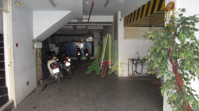 Văn phòng tầng trệt MT đường Nguyễn Đình Chiểu, Q.3 DT: 110 m2 giá 3000 USD 