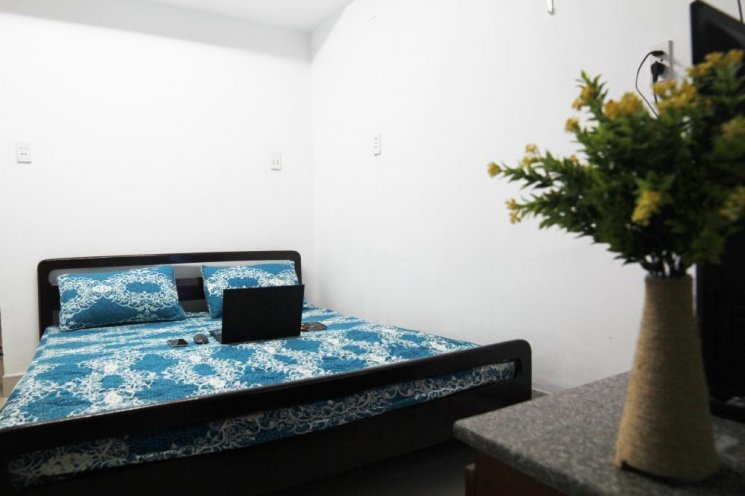 Cho thuê căn hộ dịch vụ 1 phòng ngủ, đầy đủ nội thất, 450USD tại đường Trần Hưng Đạo, Quận 1
