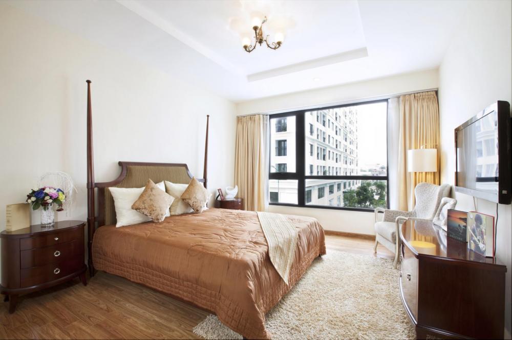 Cho thuê gấp căn hộ Phú Hoàng Anh 2PN, view hồ bơi, full nội thất, giá tốt. LH: 0931 777 200