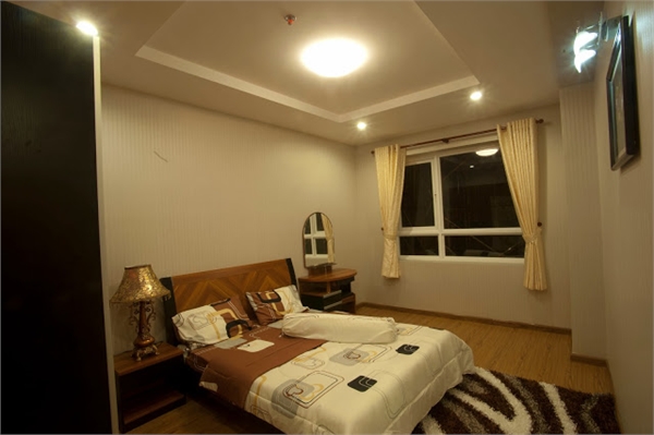 Cần cho thuê gấp căn hộ 2pn diện tích 88m2 CC Phú Hoàng Anh,Nhà Bè,lầu cao view hồ bơi,giá thuê rẻ 11,5tr/tháng.