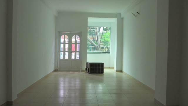 Văn phòng 120 m2 Nguyễn Trường Tộ, Q.4. Giá: 23 triệu / tháng Tel 0902 326 080