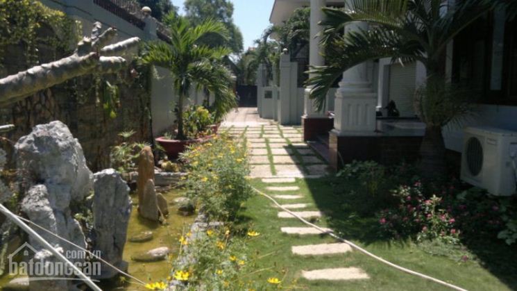 Cho thuê villa Nguyễn Văn Hưởng, phường Thảo Điền, Quận 2, 6 phòng ngủ, 600m2 giá 30 triệu/tháng