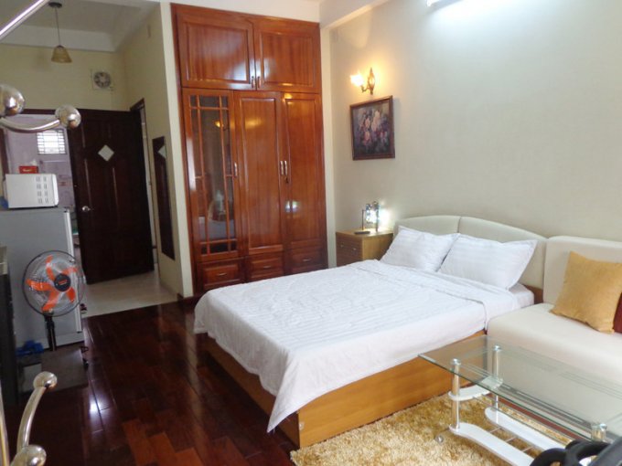 Cho thuê căn hộ dịch vụ đường Nguyễn Trãi, trung tâm quận 1, 1 phòng ngủ, 40m2 giá 8.5 tr/tháng