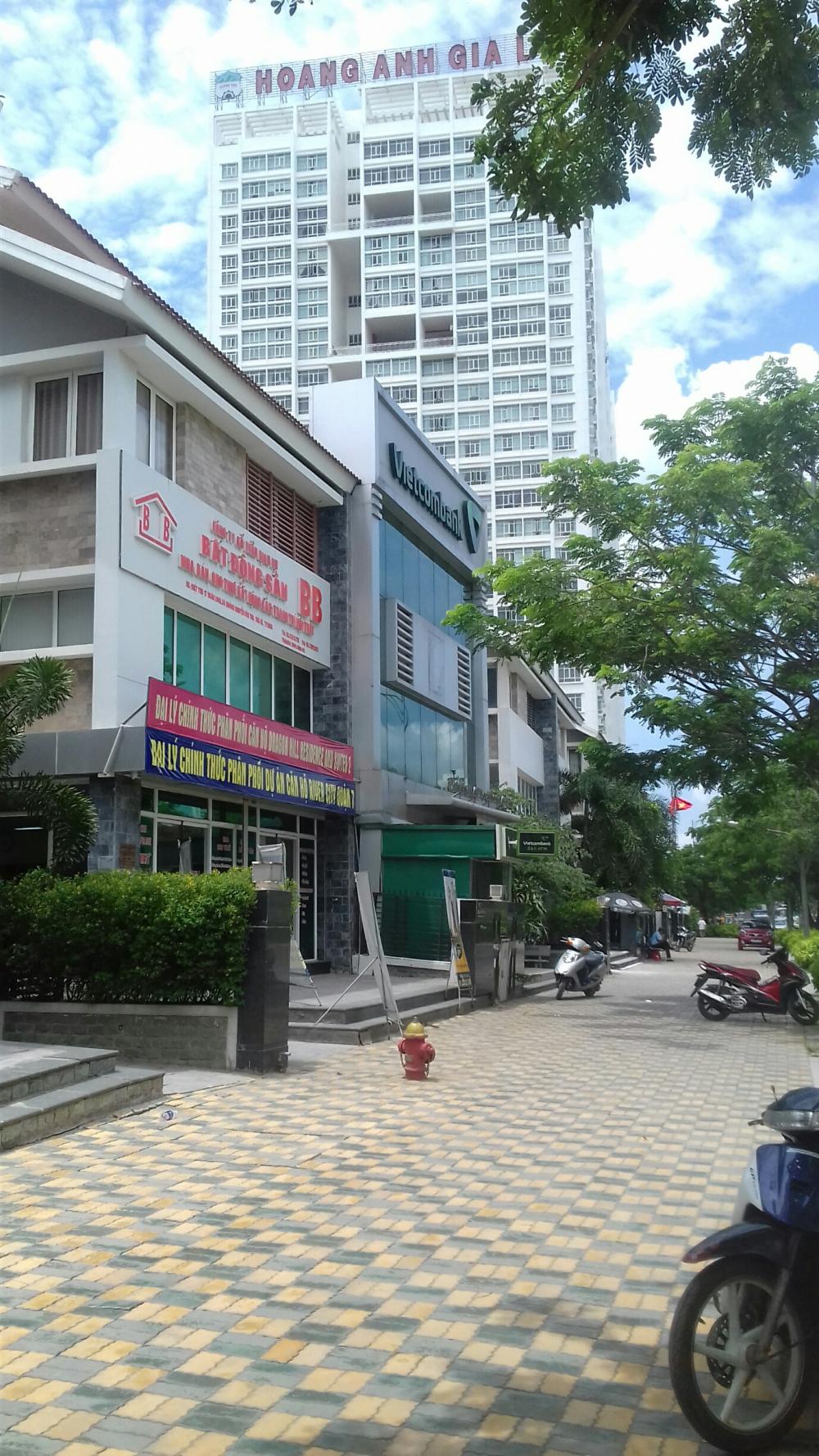 Cho thuê nhà biệt thự Ngân Long nằm MT đường Nguyễn Hữu Thọ, diện tích đất 10x20m=200m2, 3 tầng