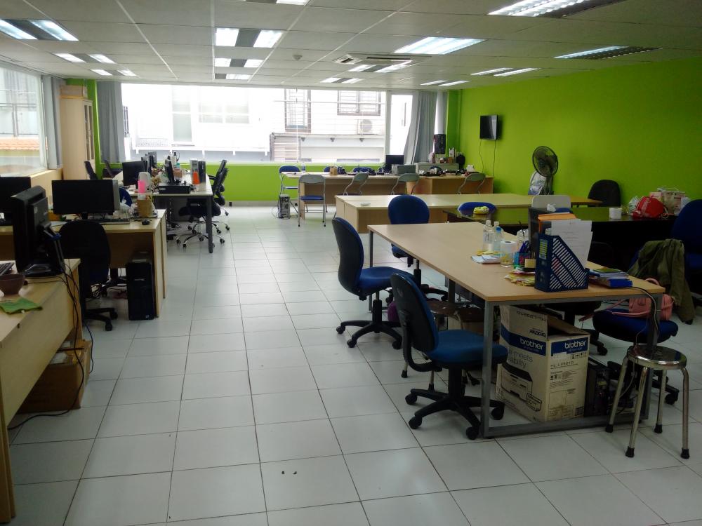 Chúng tôi đang cần share văn phòng làm việc