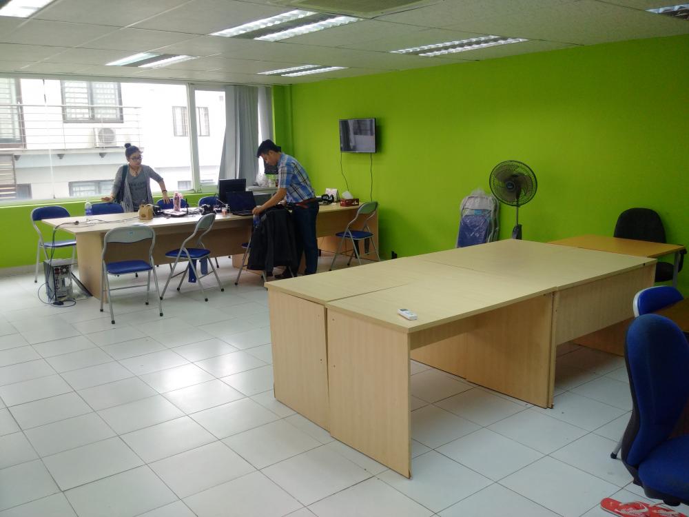 Chúng tôi đang cần share văn phòng làm việc