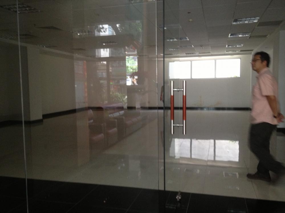 Văn phòng cho thuê tầng trệt đường Nguyễn Đình Chiểu, Q.3. DT: 108 – 200 m2. Tel 0902 326 080