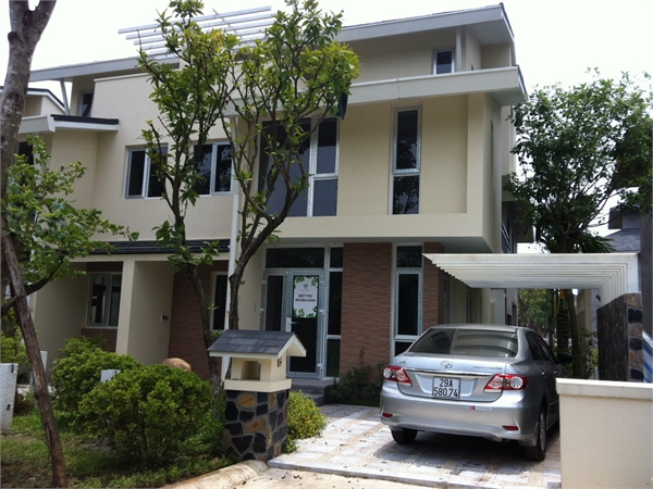 Cho thuê nhà Phố An Phú an Khánh, 5x18, 1 hầm 3 lầu, nội thất cao cấp giá 32 triệu.