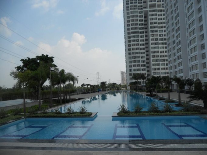 Cần cho thuê chung cư Phú Hoàng Anh, giá 9 triệu/tháng, view hồ bơi, căn góc view đẹp