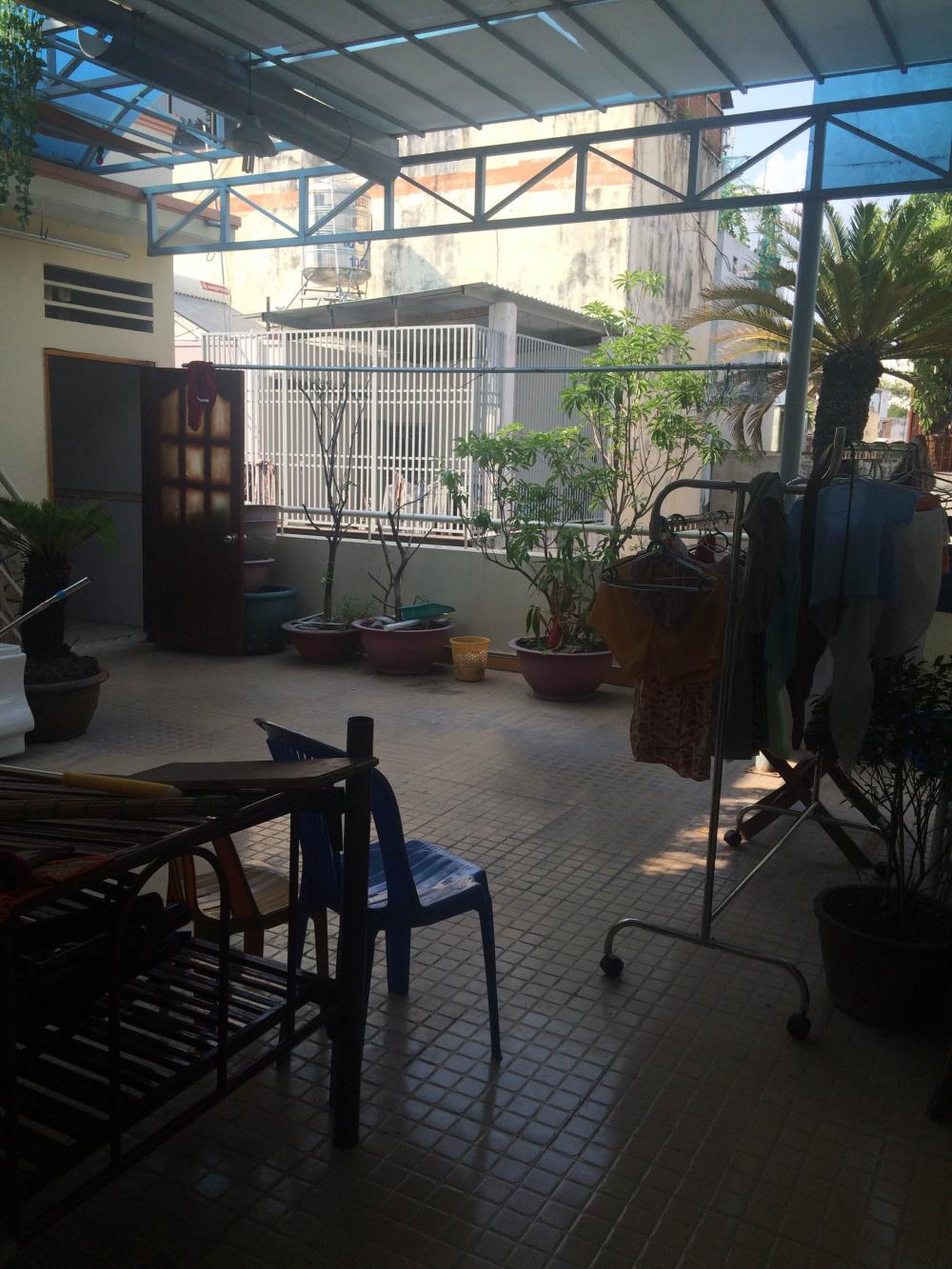 Căn hộ 2 phòng ngủ, bếp, WC, sân phơi riêng 150m2 Trần Phú Q5
