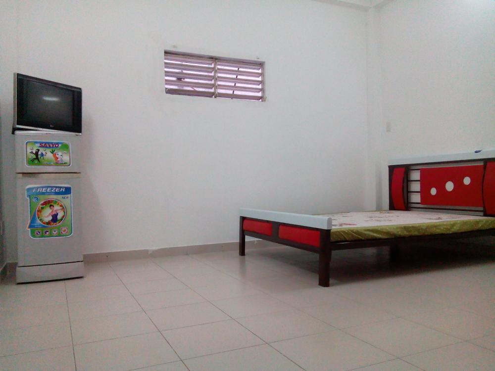 Cho thuê phòng 31 Lam Sơn, gần sân bay, đủ nội thất, free nước, nét, cáp