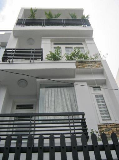 Cho thuê nhà mặt phố Sương Nguyệt Ánh, P. Bến Thành, Quận 1, DT: 17x21m, 3 lầu, giá: 400.77 triệu