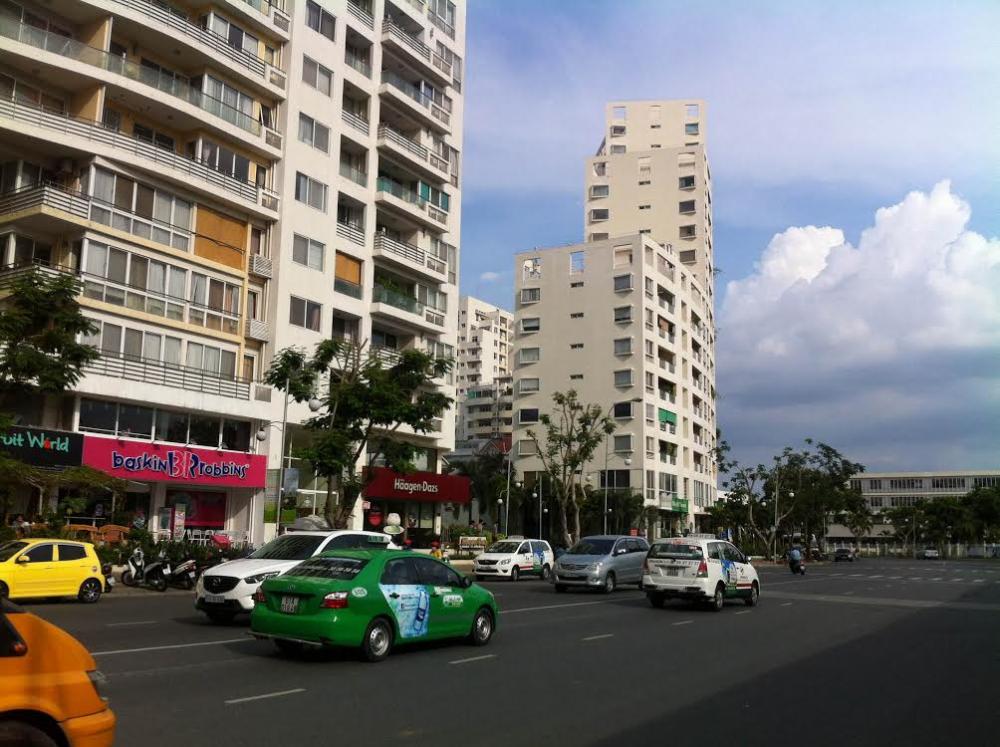 Sắp hết hợp đồng căn shop góc mặt Nguyễn Đức Cảnh DT 240m có lửng và vỉa hè rộng
