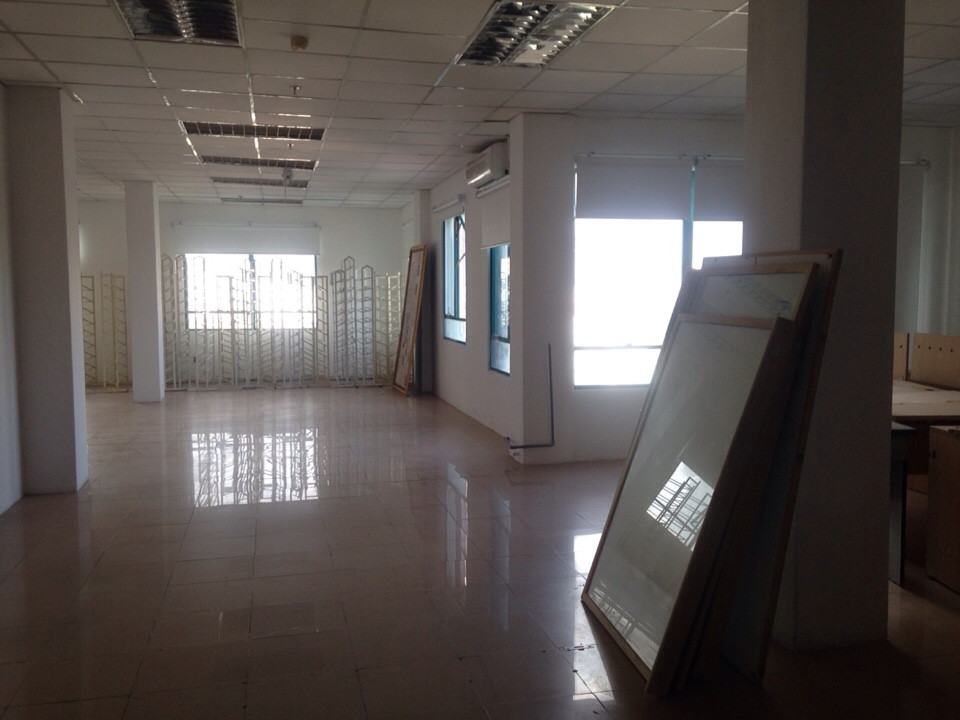 Nhiều văn phòng cho thuê tại Lý Chính Thắng, Q3. DT: 30-60m2, giá chỉ 330.000đ/m2/th, 01223992298
