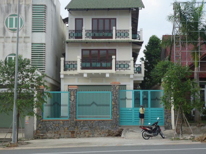 Nhà cho thuê gấp nhà 2 MT Bùi Hữu Nghĩa, P. 5, Q. 5, DT: 5 x 17 m, giá: 40 tr/th