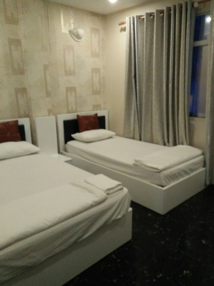 Cho thuê khách sạn mặt tiền - đường Phan Khiêm Ích - Phường Tân Hưng - Quận 7