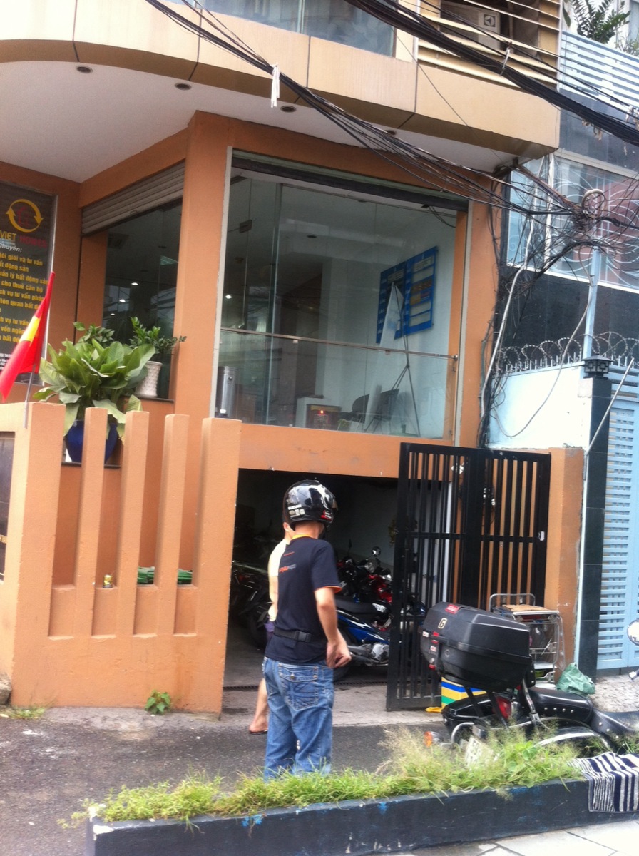 Văn phòng đẹp cho thuê đường Nguyễn Hữu Cảnh, Q. Bình Thạnh, DT 48m2, giá 12tr/th - LH 0938114256
