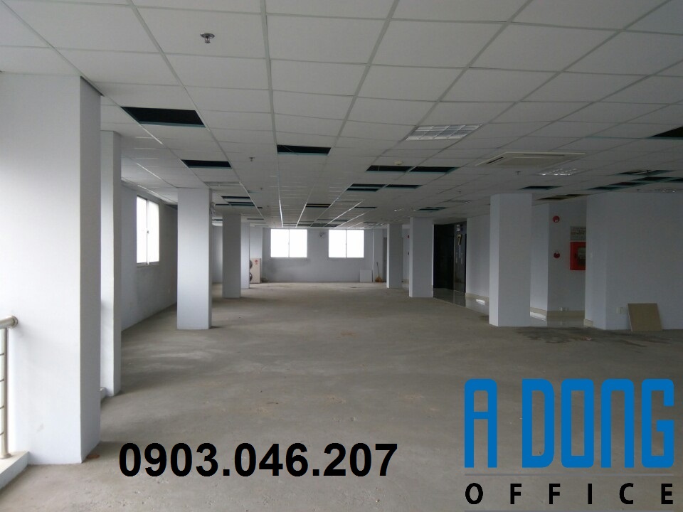 Cho thuê văn phòng đẹp giá tốt gần ngã tư Hàng Xanh Q. Bình Thạnh, DT 280m2, giá 360 ngàn/m2/th