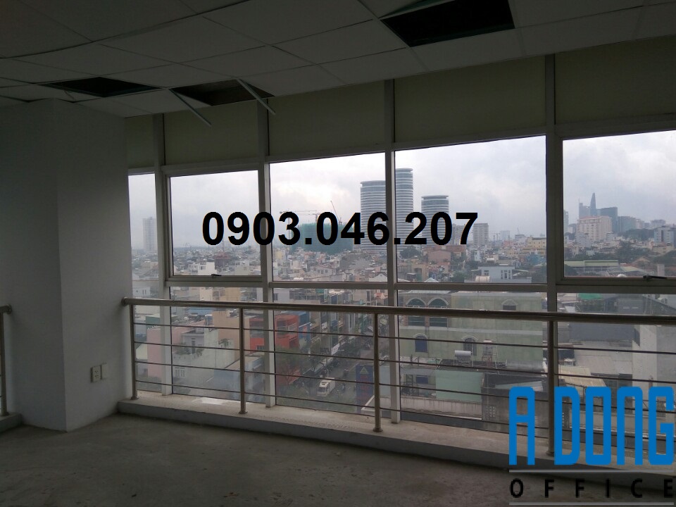 Văn phòng đẹp tòa nhà lớn gần ngã tư Hàng Xanh Q. Bình Thạnh, DT 10m2 - 300m2, giá 380 ngàn/m2/th