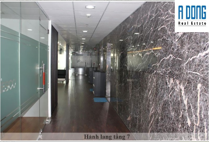 Văn phòng đẹp MT Trường Sơn gần sân bay, DT 75m2 giá thuê 33tr/tháng đã VAT, lh 0934 118 945