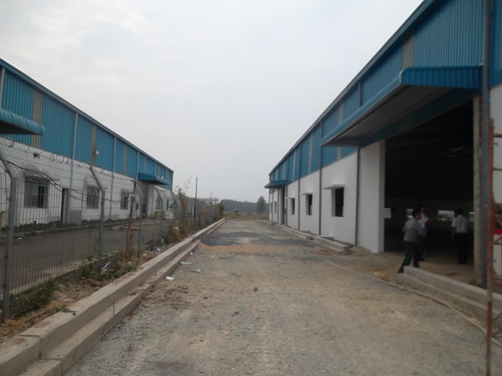 Cho thuê nhà xưởng DTKV 700m2, xưởng 400m2, Hương LỘ 2, Bình Tân