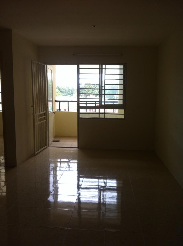 Cho thuê căn hộ chung cư Quân Khu 7, có rèm cửa, 4,5tr/tháng. Liên hệ 01225234534