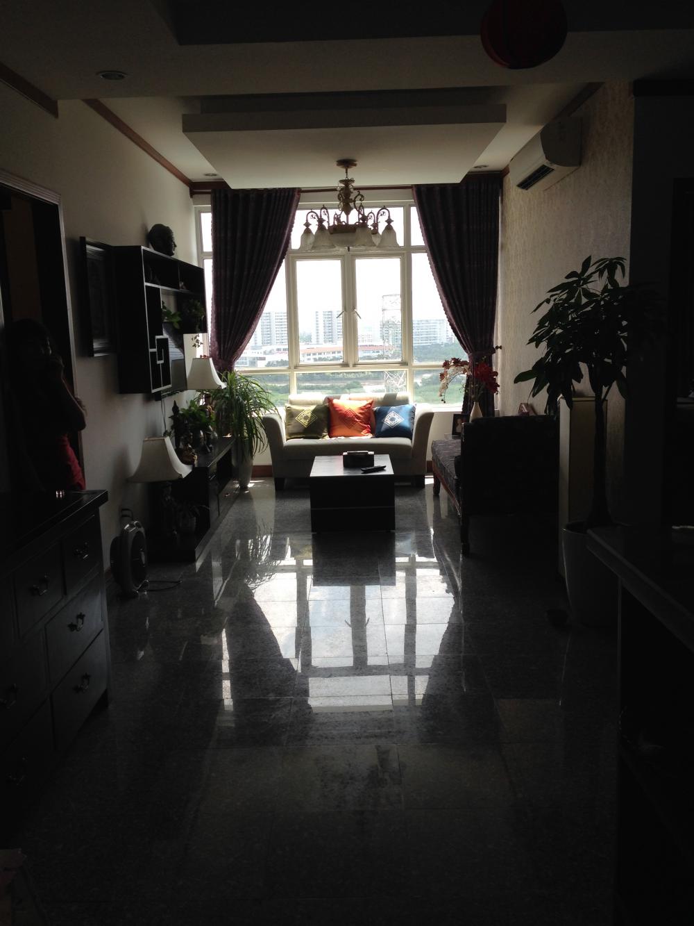 Hot cho thuê căn hộ Phú Hoàng Anh, 2 phòng ngủ, giá 8.5tr/tháng nộị thất gần đủ