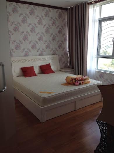 Hot cho thuê căn hộ Phú Hoàng Anh, 2 phòng ngủ, giá 8.5tr/tháng nội thất gần đủ
