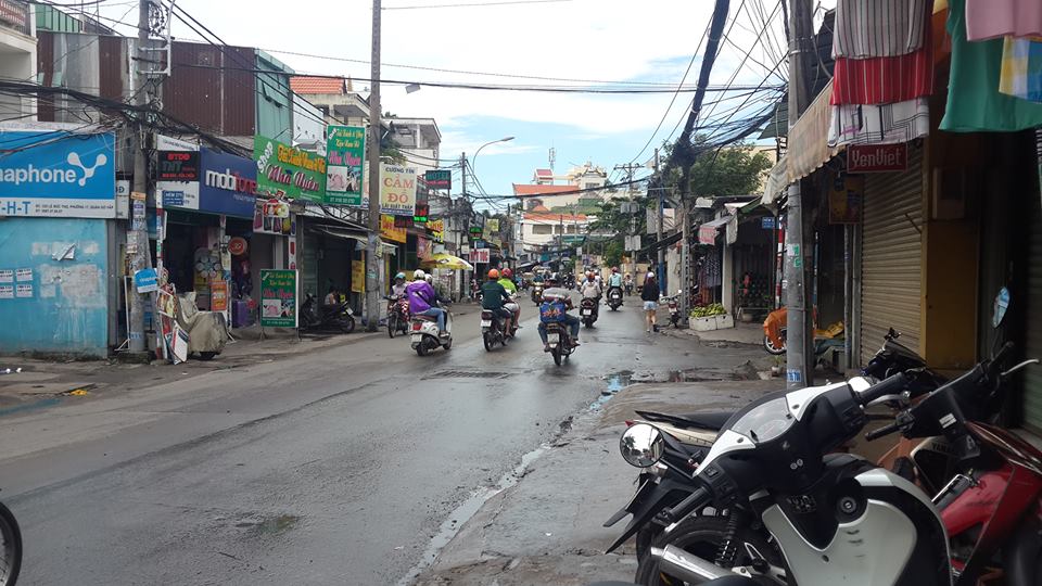 Cho thuê nhà mặt tiền ngay con đường sầm uất khu dân cư đông đường Trần Văn Mười, Hóc Môn