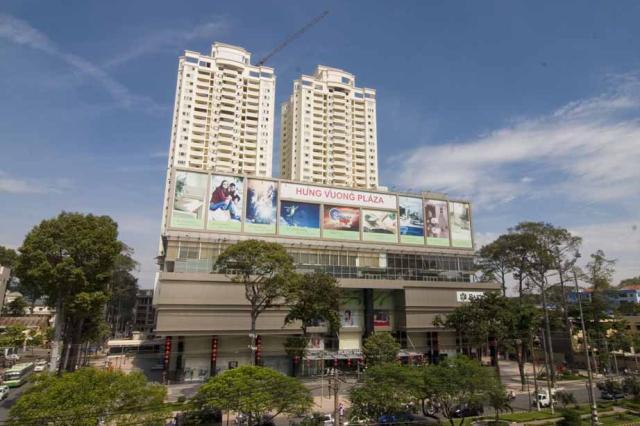 Cần cho thuê căn hộ Hùng Vương Plaza, Dt 130m2, 3 phòng ngủ, trang bị nội thất