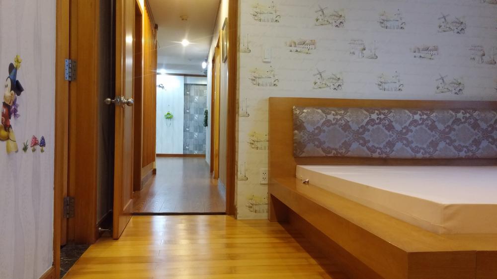 Cần cho thuê căn hộ chung cư Phú Hoàng Anh, giá hợp lý, full nội thất châu Âu