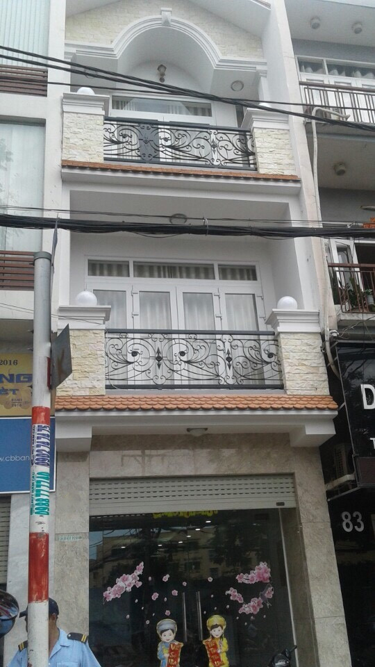 Nhà cho thuê HXH Trần Hưng Đạo, gần Đồng Khánh Hotel 5m x 20m, trệt, lầu, nội thất, giá 16 tr/th