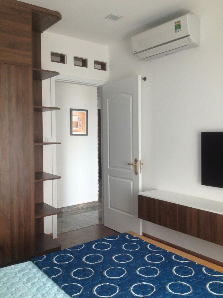 Cho thuê giá rẻ căn hộ chung cư Sunrise City, mặt tiền Nguyễn Hữu Thọ, DT 56m2 giá rẻ