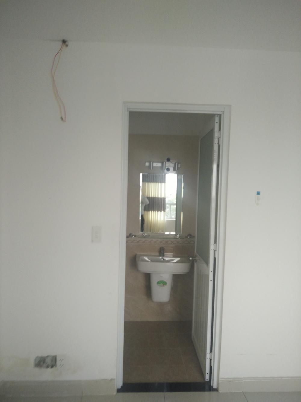 Cho thuê chung cư D-Eyes DT: 39 m2, 1 PN, 1 WC, máy lạnh, thang máy, giá 6.1 tr/căn