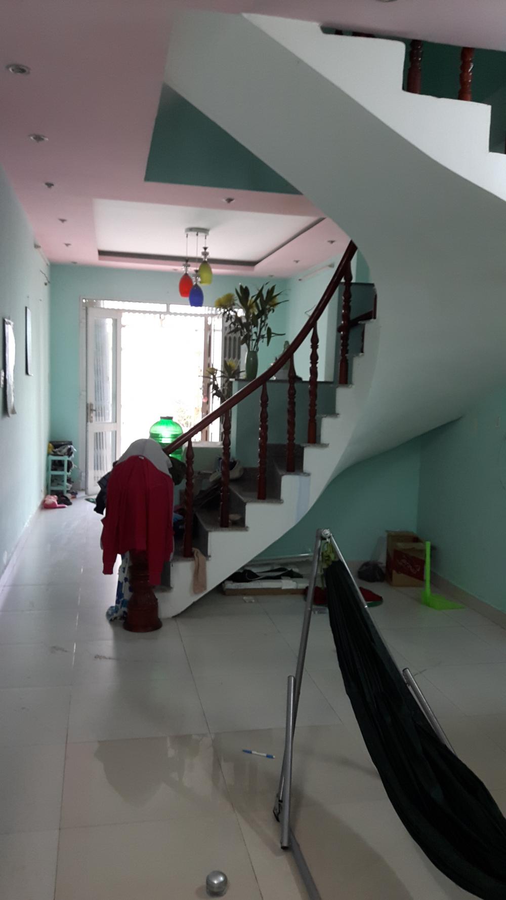 Nhà đúc 3 tầng đẹp, mới, chính chủ cho thuê giá tốt gần bệnh viện Bình Tân
