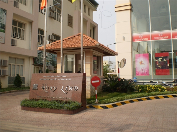 Cho thuê CHCC Ruby Land, q.Tân Phú, 2 phòng ngủ, 81m2, 6.8tr/th, nhà có giường tủ, máy lạnh
