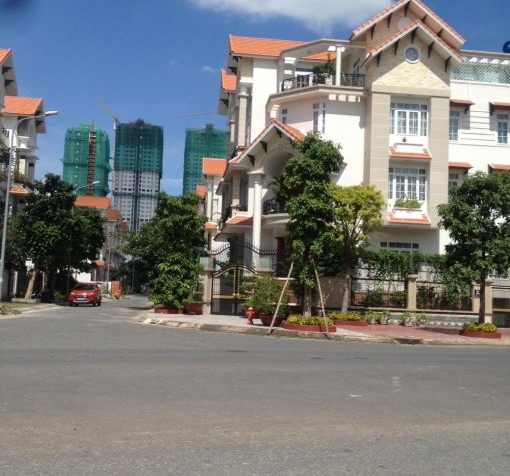 Cho thuê mặt tiền đường Nguyễn Thị Thập làm mặt bằng kinh doanh 9x22 m, giá 80 triệu /th