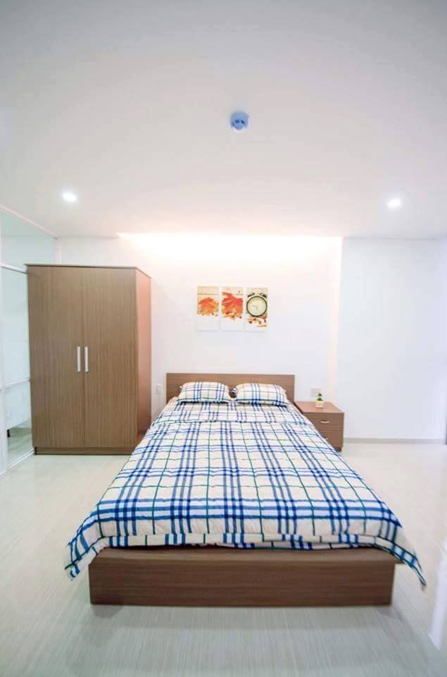 Cho thuê căn hộ cao cấp 2 phòng ngủ+ bếp gần sân bay đường Cộng Hòa. LH: 01254 327 037