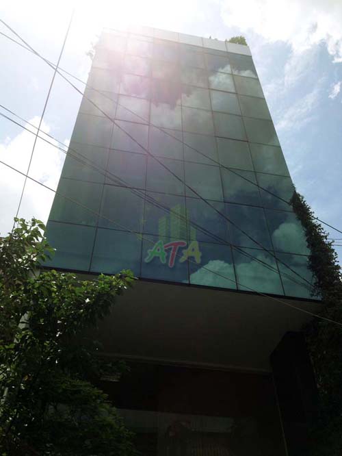 Văn phòng đường Trần Doãn Khanh, Q. 1, DT 65 m2, giá 18 triệu/tháng, Tel 0903 066 080 (ATA)